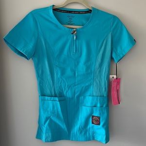 NWT Koi Lite Serenity Scrub Top Size XXS